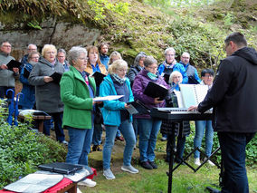 Feierliche Maiandacht in der Fatima-Grotte 